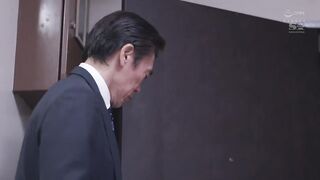 SSNI-895 Relaxed Older Step-Sister Doesn't Wear Panties In Summer! Defenseless Temptation; Amin Nina