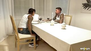 Sara Retali’s Princess Leia seduces two rebels