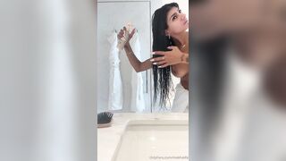 Mia Khalifa Slutty Post Shower Routine PPV Video Leaked