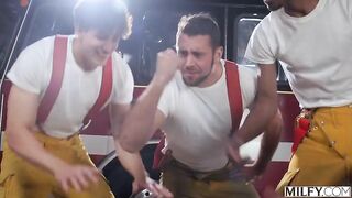 Busty brunette pleases a crowd of workers during a break ????