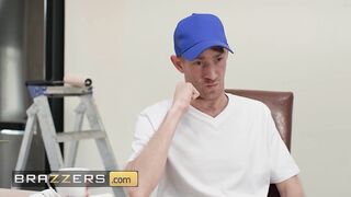 BRAZZERS - Louise Lee Rewards The Housepainters She Hired With A Paint Her Face With Cum - Betsy Blue