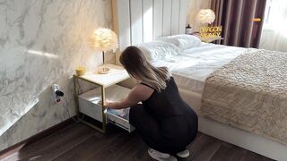 DO YOU WANT CRESSOVKS ? - OPEN YOUR PUSSY - THE BRAVE COURIER FUCKS THE GIRL