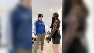 I found this married woman at my booking apartment (i fucked her without a condom)