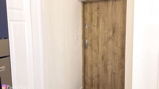 Napalona żona obciąga mi w przymierzalni, później każe się wyruchać mocno w cipkę - POLSKIE DIALOGI